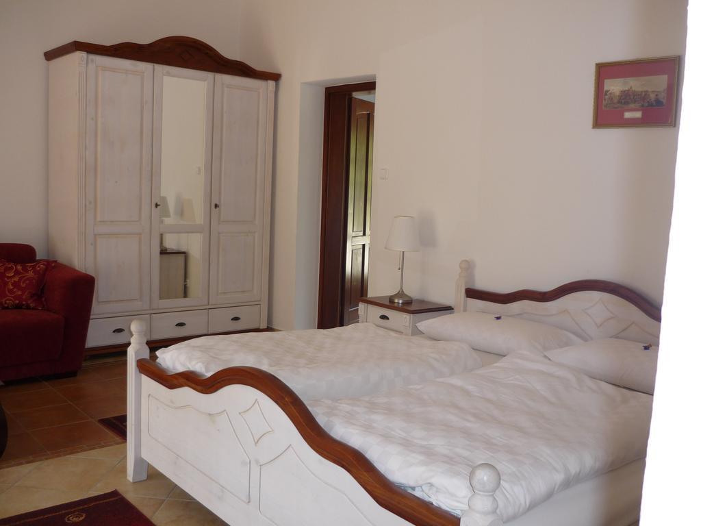 Oereg Malom Hotel Csepreg Phòng bức ảnh