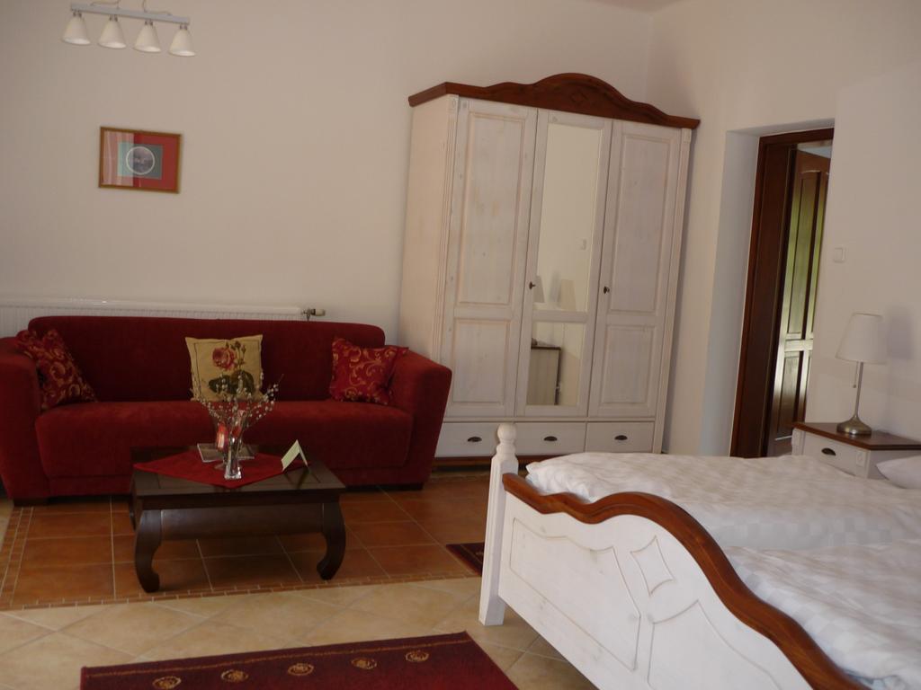 Oereg Malom Hotel Csepreg Phòng bức ảnh