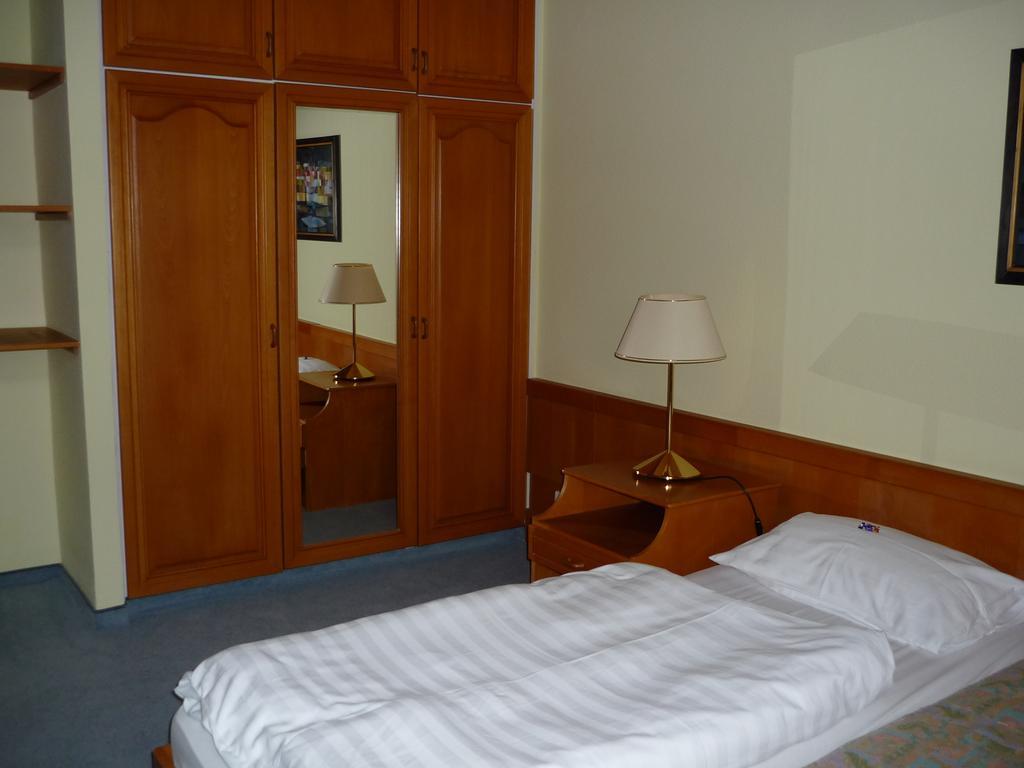 Oereg Malom Hotel Csepreg Phòng bức ảnh